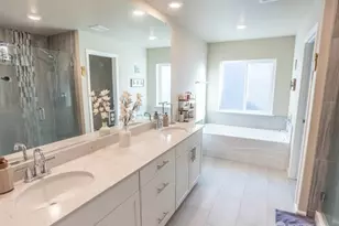 17622 Crossing Dr E, Puyallup, WA 98374 - Photo 12