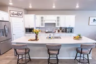 17622 Crossing Dr E, Puyallup, WA 98374 - Photo 24