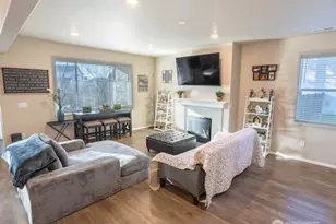 17622 Crossing Dr E, Puyallup, WA 98374 - Photo 26