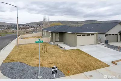 915 Ivy Street NE, Ephrata, WA 98823 - Photo 2