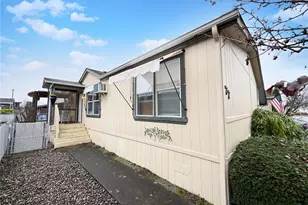 77 Blue Heron Dr, Longview, WA 98632 - Photo 2