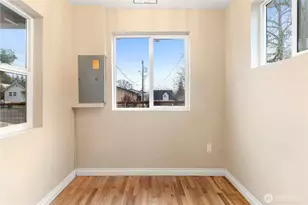 1241 NW Couch St, Camas, WA 98607 - Photo 8