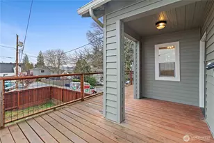 1241 NW Couch St, Camas, WA 98607 - Photo 4