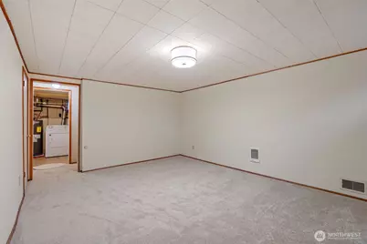 9748 Dayton Avenue N, Seattle, WA 98103 - Photo 26