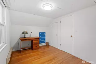 9748 Dayton Ave N, Seattle, WA 98103 - Photo 24