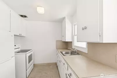 527 E First Street, Port Angeles, WA 98362 - Photo 4