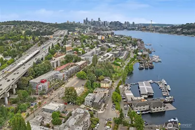 2960 Eastlake Avenue E #403, Seattle, WA 98102 - Photo 30