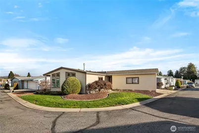 1610 Twin Peaks Drive, Wenatchee, WA 98801 - Photo 2