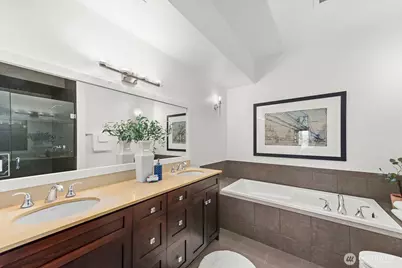 745 Bellevue Avenue E #401, Seattle, WA 98102 - Photo 24