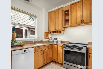 4511 1st Avenue NE, Seattle, WA 98105 - Photo 18