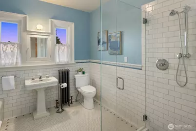 914 22nd Avenue E, Seattle, WA 98112 - Photo 16