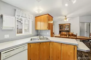 15400 SE 155th St, Renton, WA 98058 - Photo 16