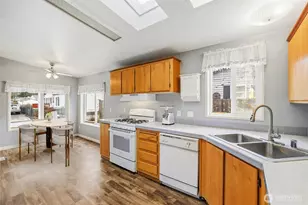 15400 SE 155th St, Renton, WA 98058 - Photo 12