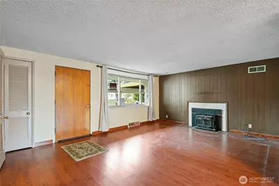 15726 Palatine Avenue N, Shoreline, WA 98133 - Photo 6