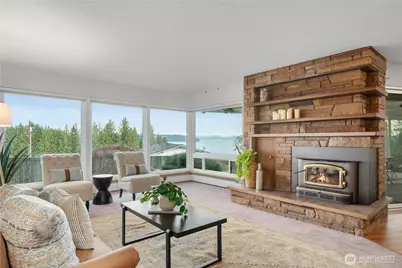 8154 E Seaview Drive, Port Orchard, WA 98366 - Photo 4