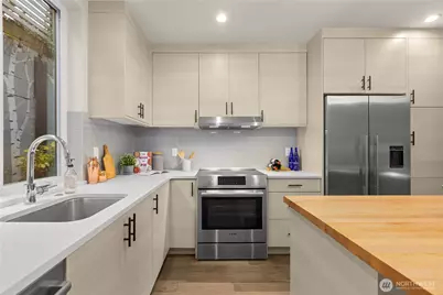 2273 14th Avenue W, Seattle, WA 98119 - Photo 6