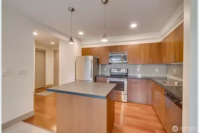 4547 8th Avenue NE #204, Seattle, WA 98105 - Photo 14