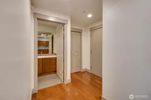 4547 8th Ave NE, Seattle, WA 98105 - Photo 8