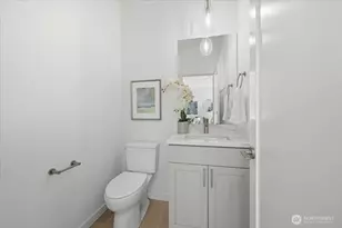 7322 11th Ave NE, Seattle, WA 98115 - Photo 2