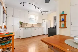 3018 Elm St, Bellingham, WA 98225 - Photo 30