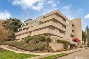 1231 5th Ave N, Seattle, WA 98109 - Photo 1