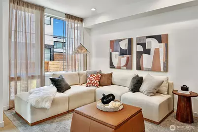 1301 E 31st Avenue S, Seattle, WA 98144 - Photo 2