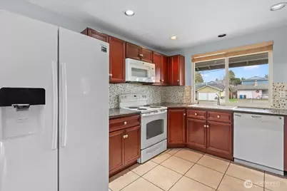 16625 126th Avenue SE, Renton, WA 98058 - Photo 8