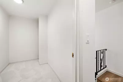 14910 SE 47th Court, Bellevue, WA 98006 - Photo 22