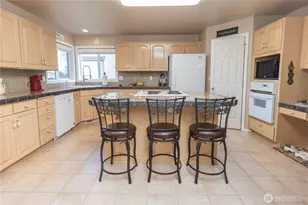 959 SE Sentry Dr, College Place, WA 99324 - Photo 10