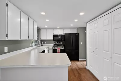 9625 11th Place SE, Lake Stevens, WA 98258 - Photo 10