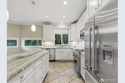 1040 6th Avenue S, Edmonds, WA 98020 - Photo 10