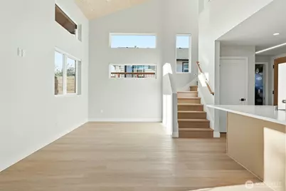 11740 Phinney Ave N, Seattle, WA 98133 - Photo 4