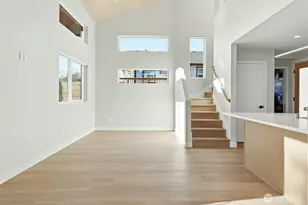 11740 Phinney Ave N, Seattle, WA 98133 - Photo 4