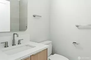 11740 Phinney Ave N, Seattle, WA 98133 - Photo 22