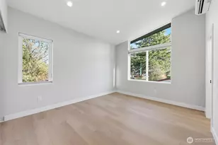 11740 Phinney Ave N, Seattle, WA 98133 - Photo 18