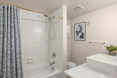 1730 Taylor Avenue N #201, Seattle, WA 98109 - Photo 16