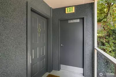 1730 Taylor Avenue N #201, Seattle, WA 98109 - Photo 4