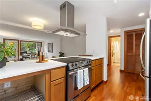 1730 Taylor Ave N, Seattle, WA 98109 - Photo 10