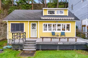 534 Sundin Dr, Camano Island, WA 98282 - Photo 2