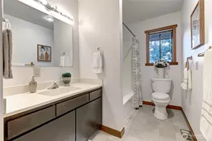 9901 NE 32nd St, Bellevue, WA 98004 - Photo 18