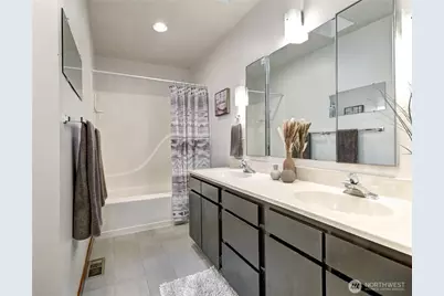 9901 NE 32nd Street, Bellevue, WA 98004 - Photo 16