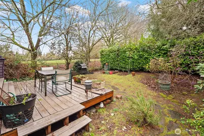 4616 Meridian Avenue N, Seattle, WA 98103 - Photo 32