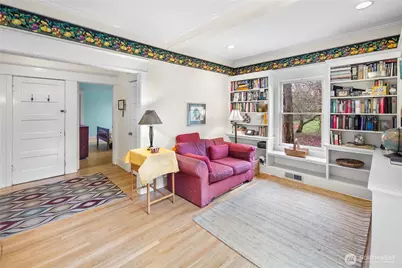 4616 Meridian Avenue N, Seattle, WA 98103 - Photo 12