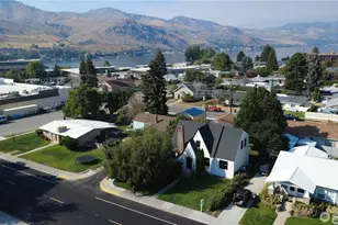 417 N Columbia St, Chelan, WA 98816 - Photo 2