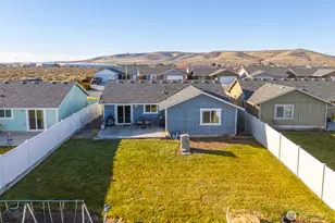 980 L St SE, Ephrata, WA 98823 - Photo 2