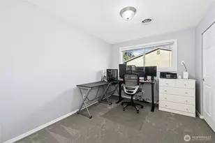 2615 Mount McKinley Ct, Puyallup, WA 98374 - Photo 12