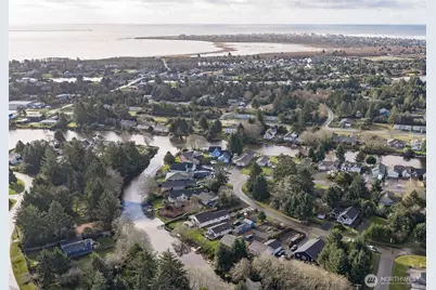 634 Island Circle SE, Ocean Shores, WA 98569 - Photo 38