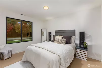 11715 SE 64th Street, Bellevue, WA 98006 - Photo 14