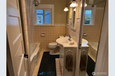 239 W 5th Street, Port Angeles, WA 98362 - Photo 30