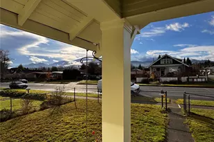 239 W 5th St, Port Angeles, WA 98362 - Photo 4